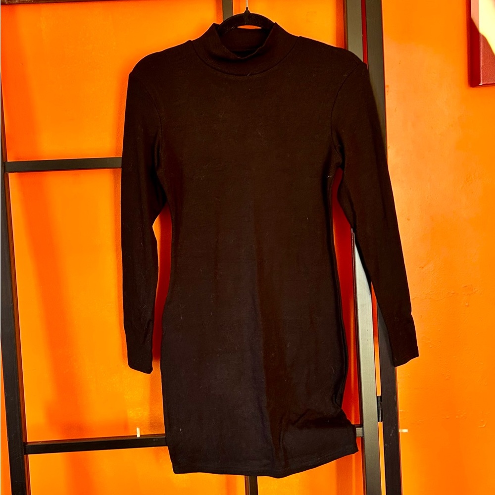 💚💚5/$25💚💚 Long Sleeve Black Mock Neck Dress